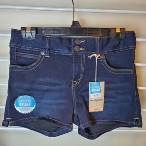 Wallflower Insta-Soft Ultra Fit Shorty Shorts Size 9